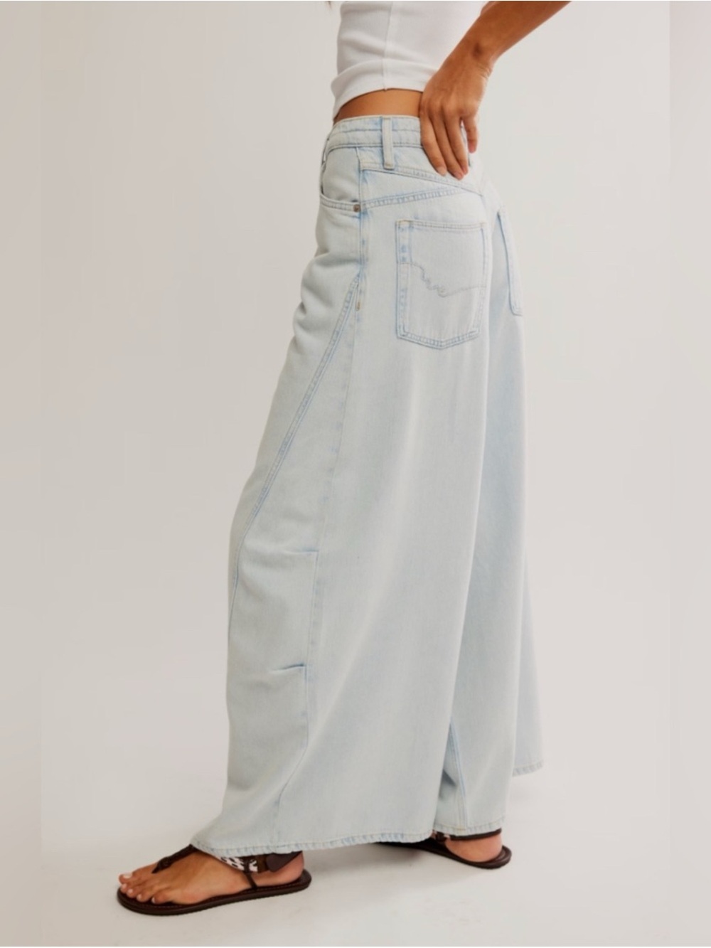 NWT Free People Westward Demi Barrel Jeans Light Blue 26 - Picture 11 of 14